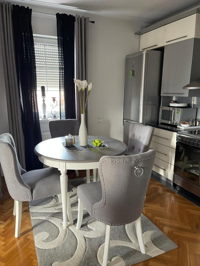 Lea-Lux Apartment Чачак Екстер'єр фото